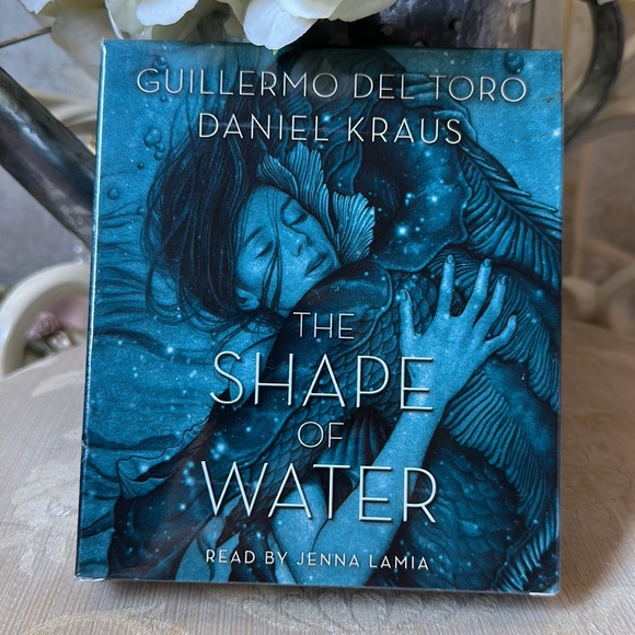 COPY - THE SHAPE OF WATER author Guillermo Del Tori and Daniel Kraus 11CDs audi… - Picture 2 of 5